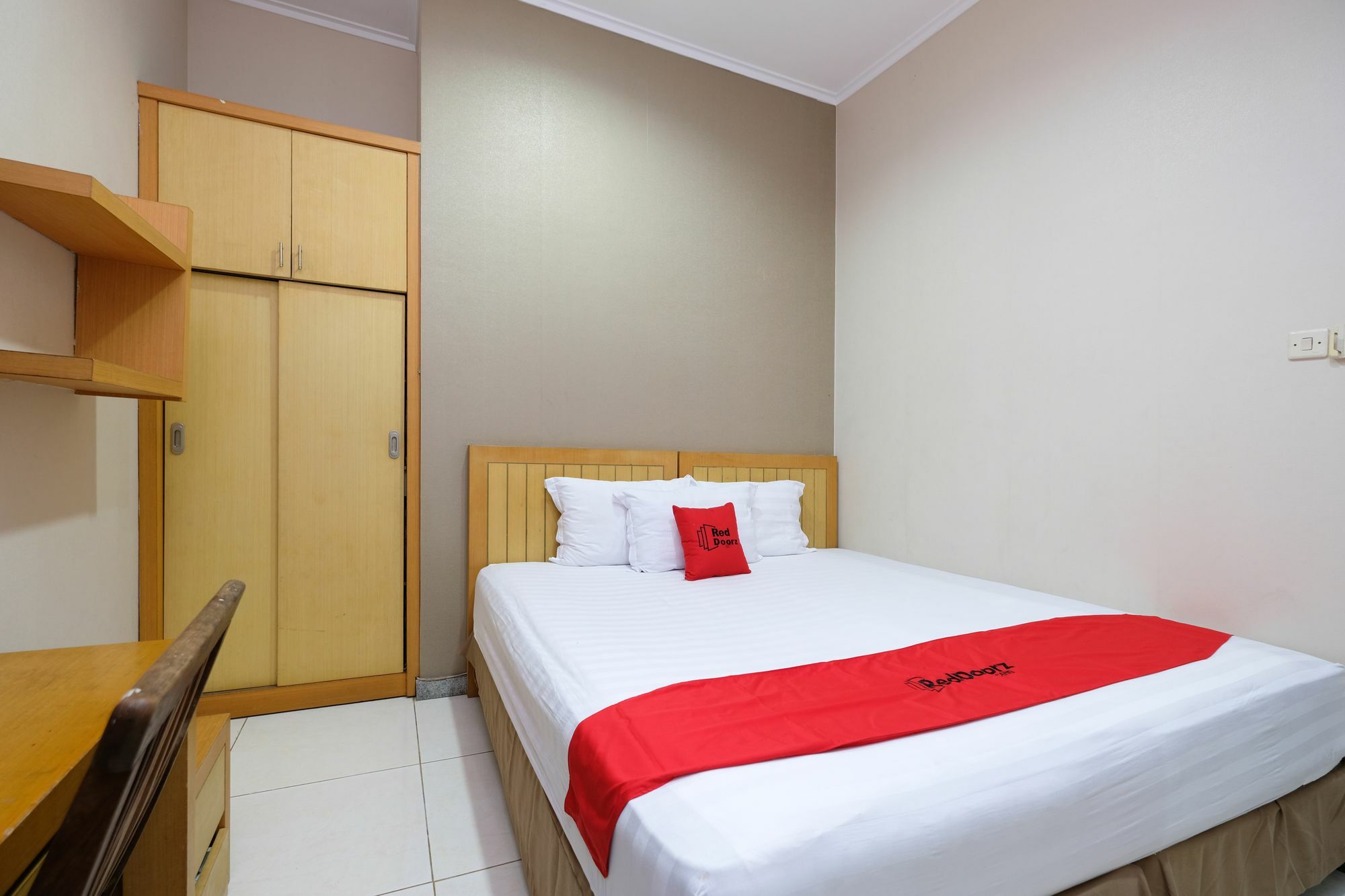 Reddoorz Plus Near Simpang Lima Semarang Zewnętrze zdjęcie